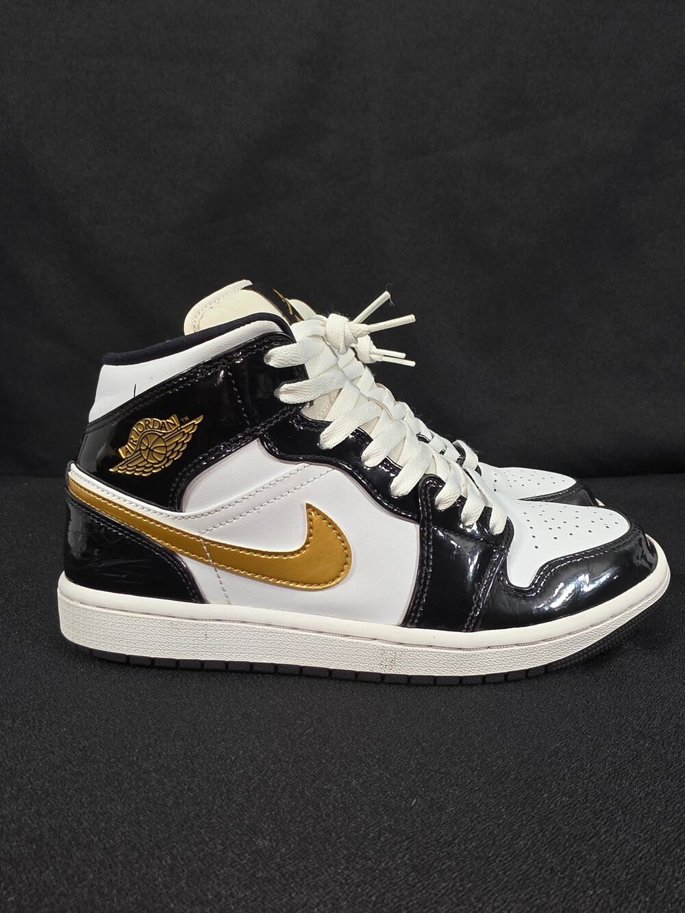 Nike Air Jordan 1 Mid SE Patent Leather Black White Metallic Gold Mens 8